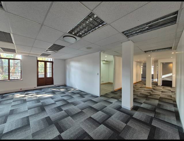 489M² OFFICE TO LET IN SANDTON CENTRAL